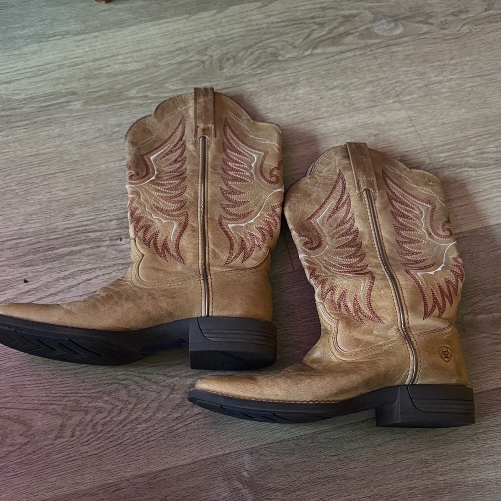 Ariat Tan and red western boots